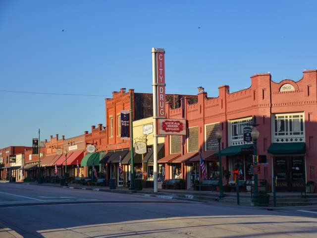 Grapevine's Historic Main Street stores